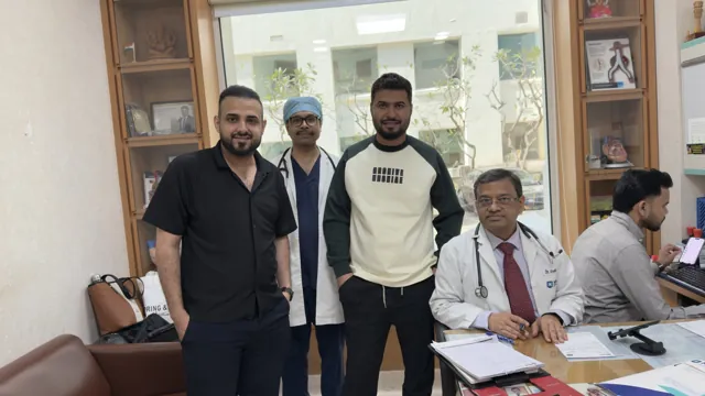 زيارة استشارة مع أطباء في مستشفى Max Healthcare بالهند